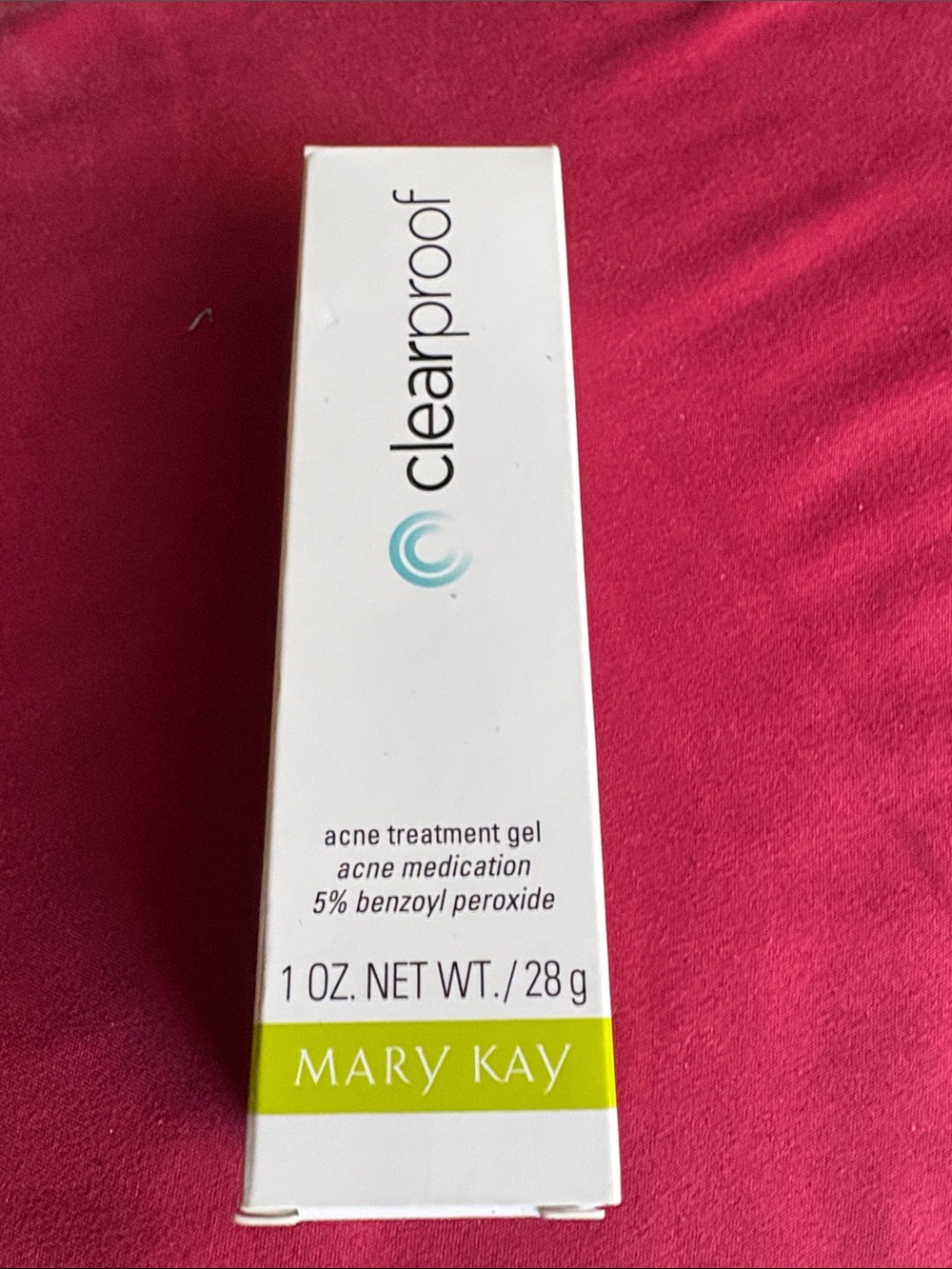 Mary Kay Clearproof Acne Treatment Gel — White & Lime Accents